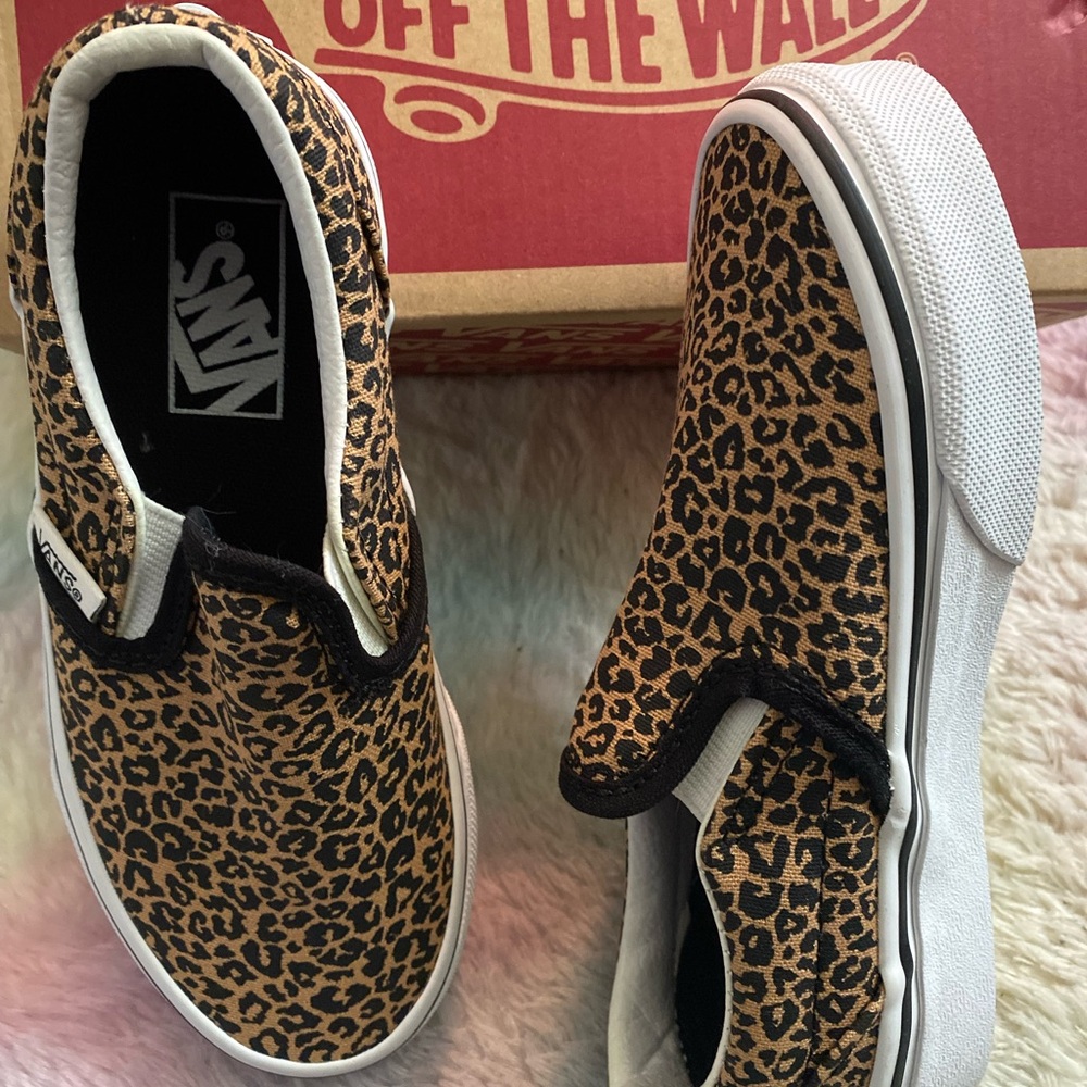 Little girls VANS slip on. 11.5 cheetah print, brand new
